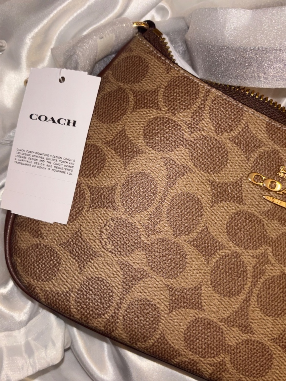 Coach Outlet Teri Shoulder Bag In Signature Canvas - Picture 4 of 6